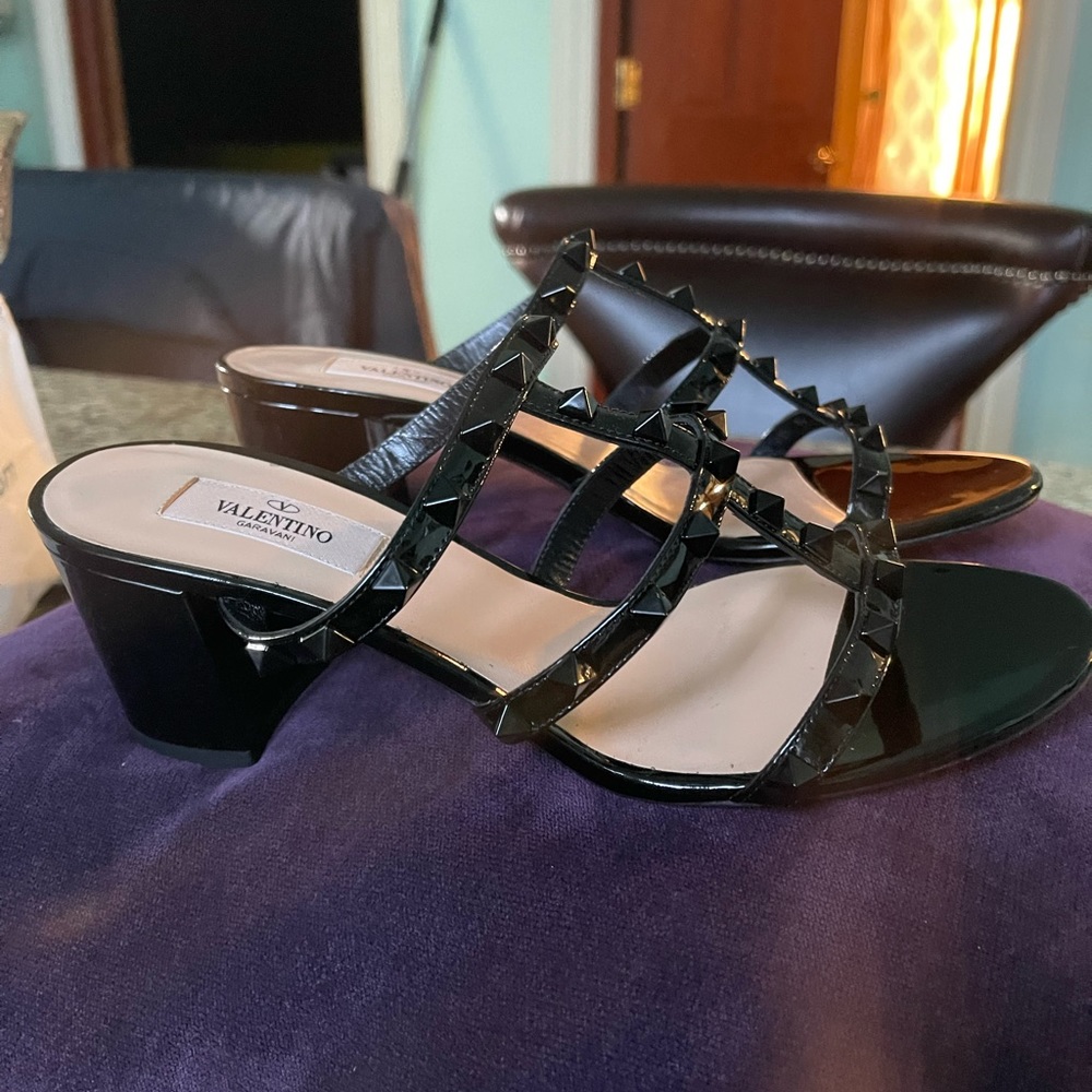 Valentino Garavani rock stud slide sandal size 39 1/2